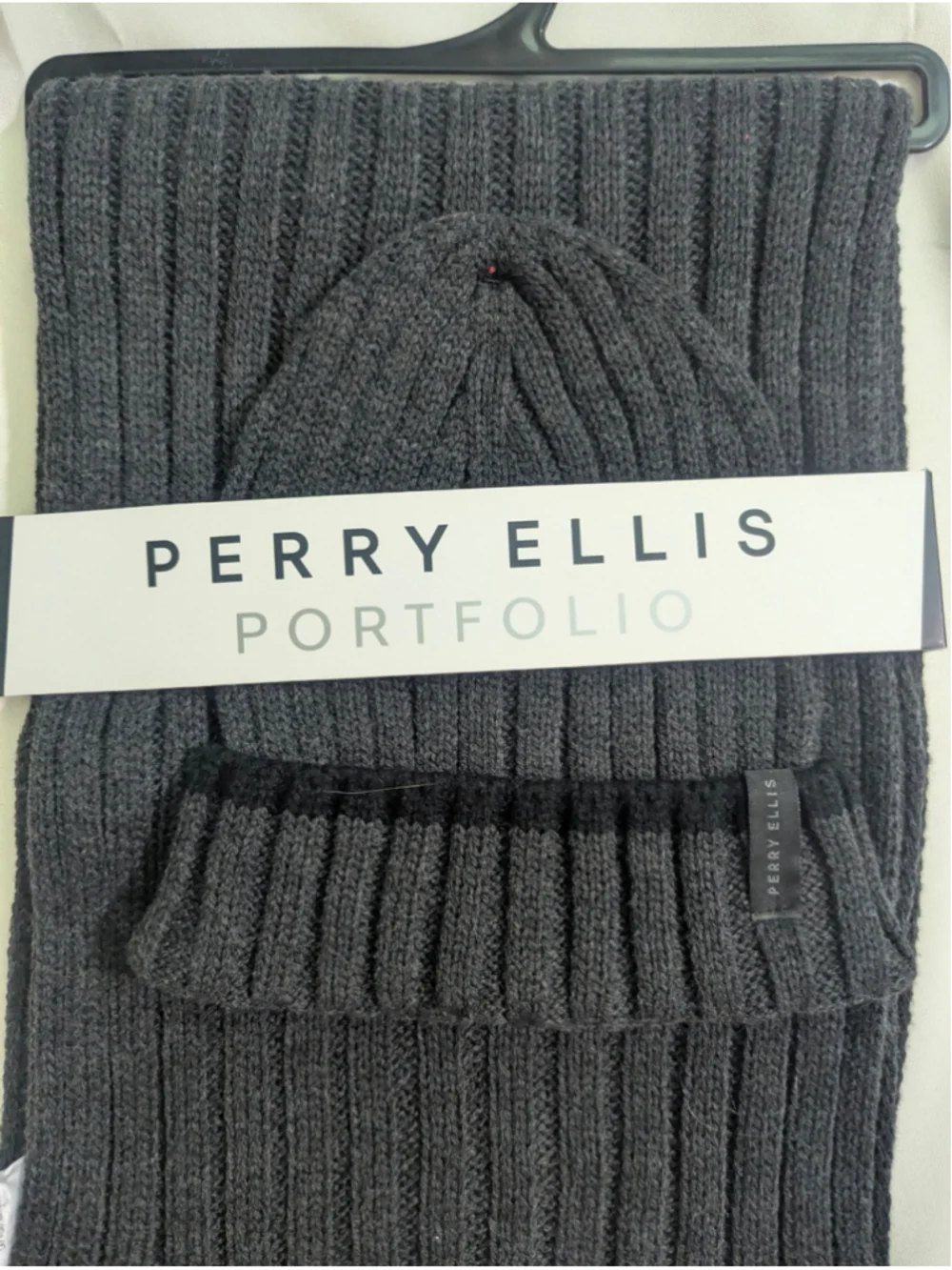 Perry Ellis Charcoal Ribbed Beanie Scarf Set NWT